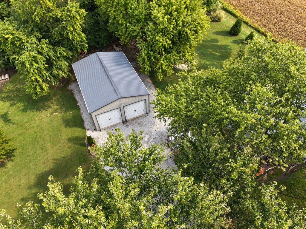 Image 48 of property listing at 8015 Brubaker Road, Iuka, IL 62849