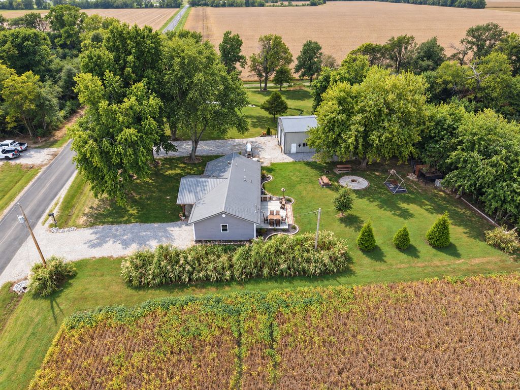 Image 66 of property listing at 8015 Brubaker Road, Iuka, IL 62849
