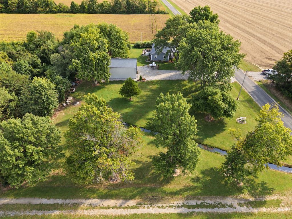 Image 69 of property listing at 8015 Brubaker Road, Iuka, IL 62849