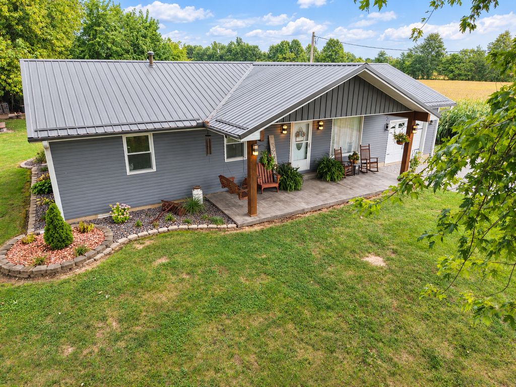 Image 73 of property listing at 8015 Brubaker Road, Iuka, IL 62849