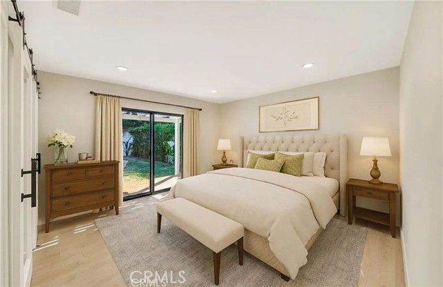 19434 Calvert, Tarzana (los Angeles), CA 91335