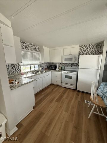 29 Colby CT, Naples, FL 34110