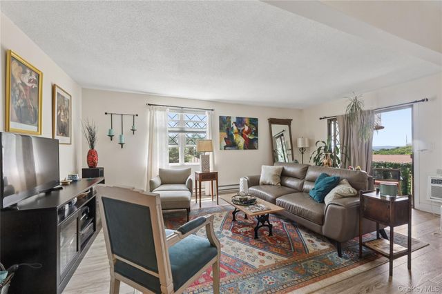 529 Sierra Vista Lane, Valley Cottage, NY 10989