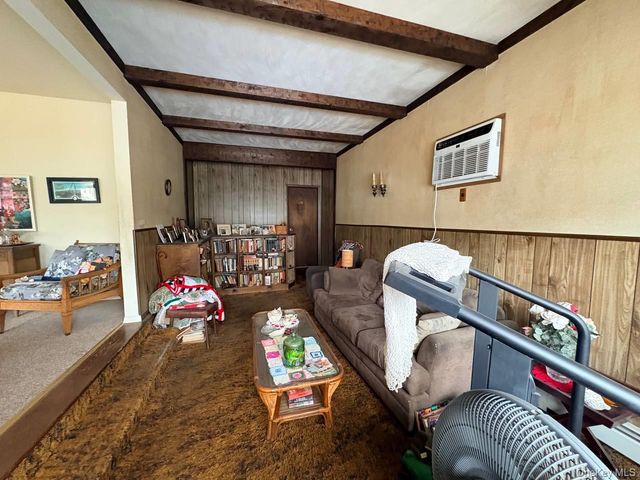 66 40th Street, Islip, NY 11751