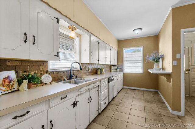 1301 SW Bixby Avenue, Ardmore, OK 73401