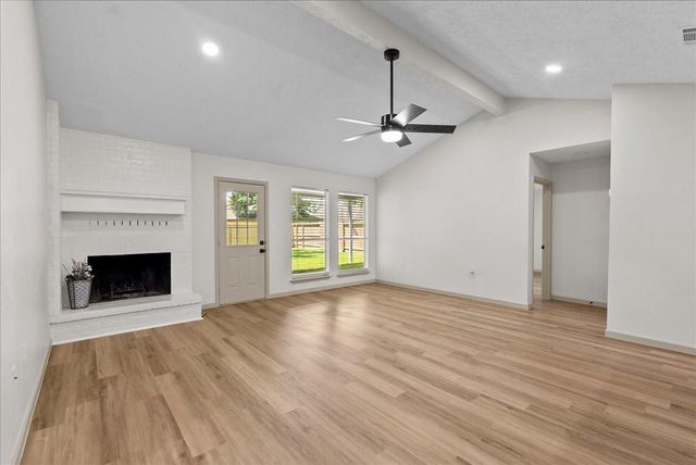 411 Topsail Way, Crosby, TX 77532