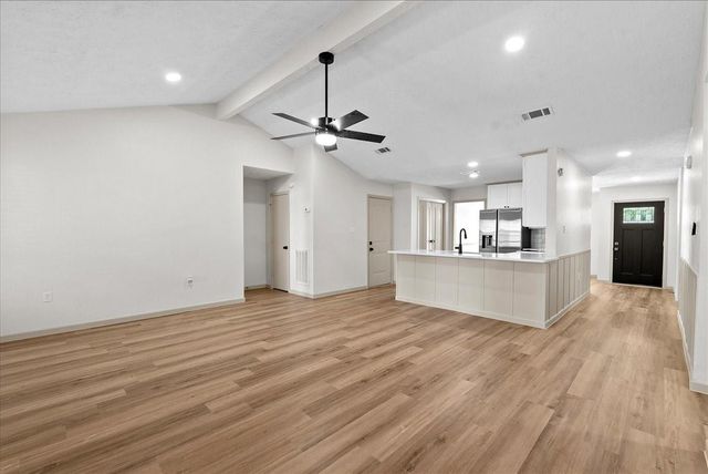 411 Topsail Way, Crosby, TX 77532