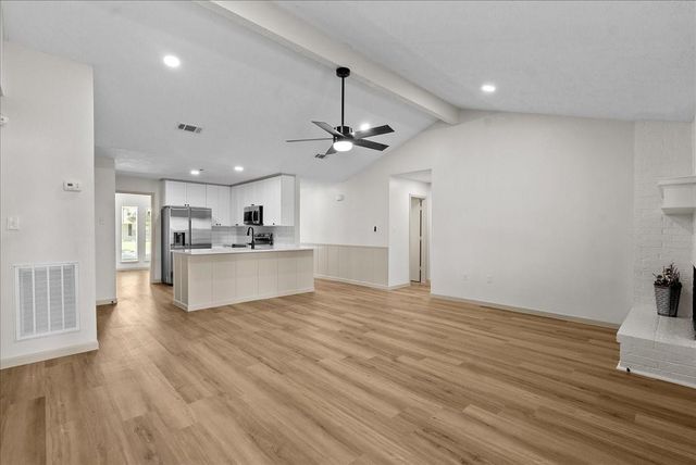 411 Topsail Way, Crosby, TX 77532