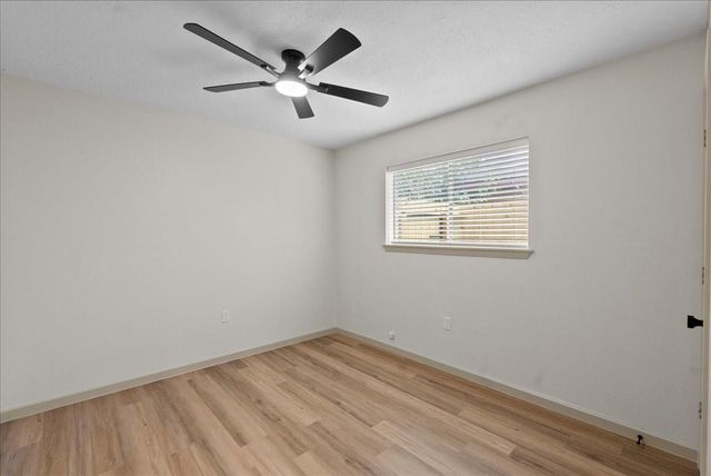 411 Topsail Way, Crosby, TX 77532