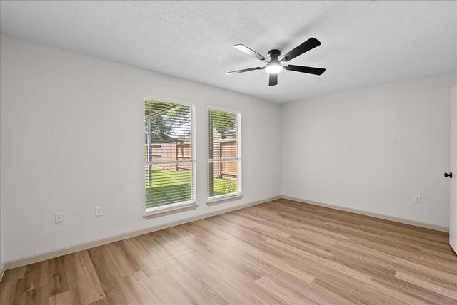 411 Topsail Way, Crosby, TX 77532