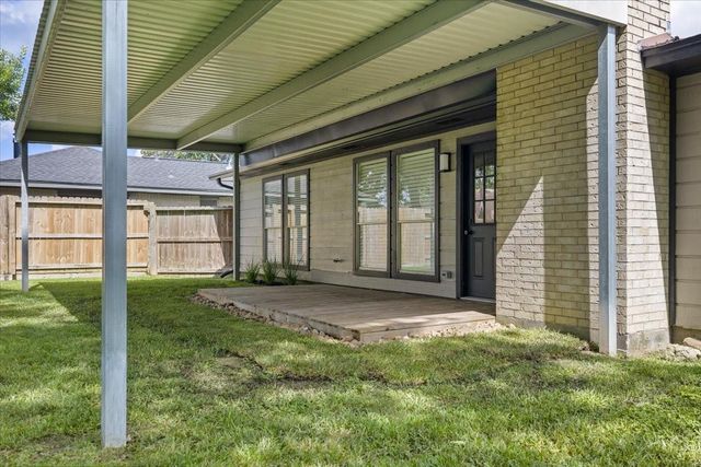 411 Topsail Way, Crosby, TX 77532