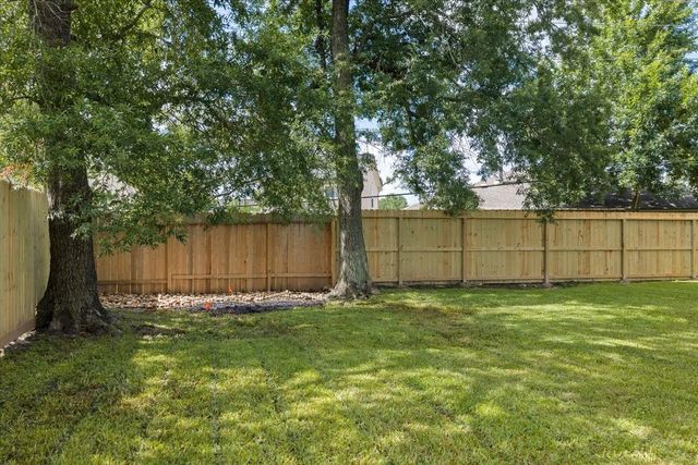 411 Topsail Way, Crosby, TX 77532