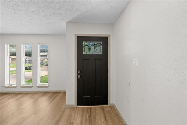 411 Topsail Way, Crosby, TX 77532