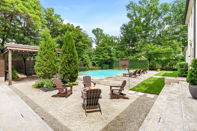 1116 Danbury Road, Houston, TX 77055