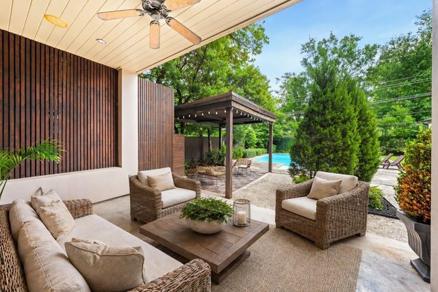 1116 Danbury Road, Houston, TX 77055
