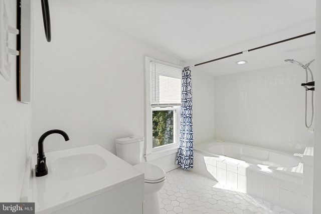 47 DICKINSON ST, Woodstown, NJ 08098