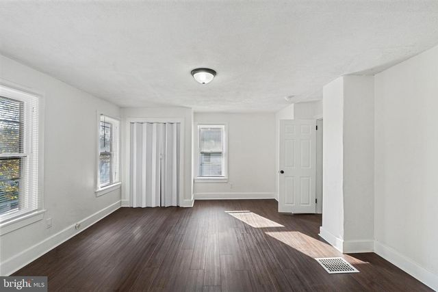 47 DICKINSON ST, Woodstown, NJ 08098