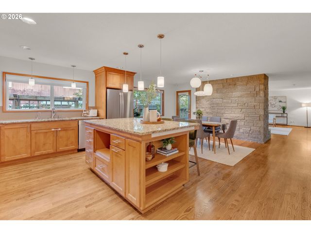 6246 Sw 37TH Ave, Portland, OR 97221