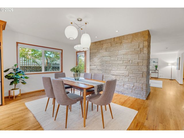 6246 Sw 37TH Ave, Portland, OR 97221