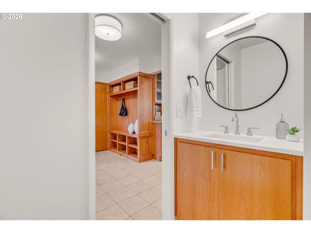 6246 Sw 37TH Ave, Portland, OR 97221