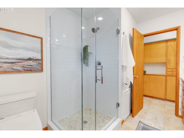 6246 Sw 37TH Ave, Portland, OR 97221