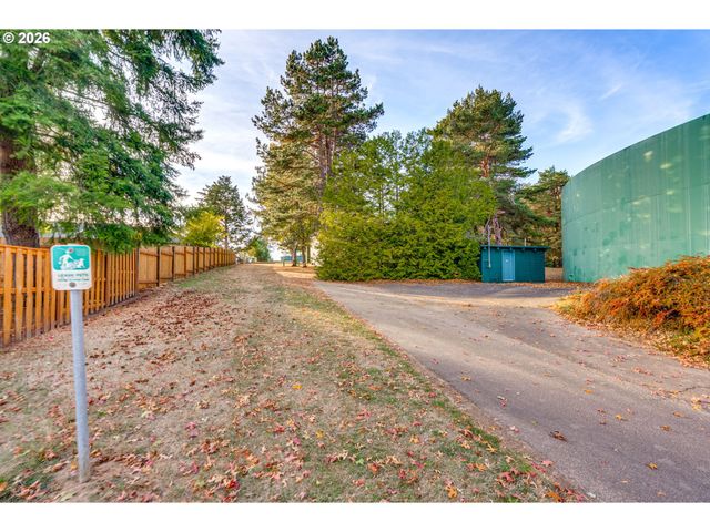 6246 Sw 37TH Ave, Portland, OR 97221