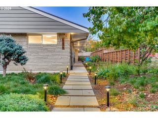 6246 Sw 37TH Ave, Portland, OR 97221