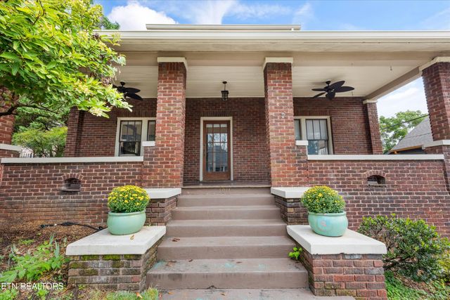 1011 Thompson Place, Knoxville, TN 37917