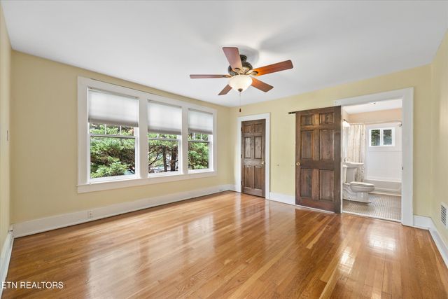 1011 Thompson Place, Knoxville, TN 37917