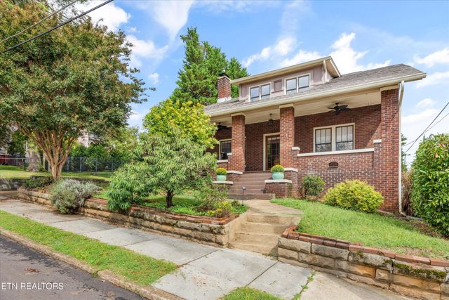 1011 Thompson Place, Knoxville, TN 37917