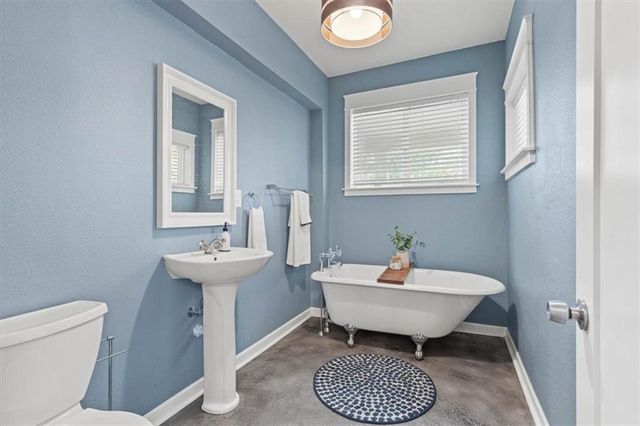 2827 CAMPBELL Street, Kansas City, MO 64109