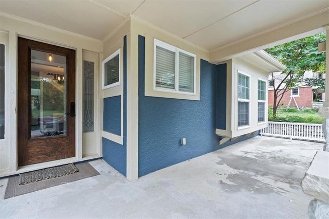 2827 CAMPBELL Street, Kansas City, MO 64109