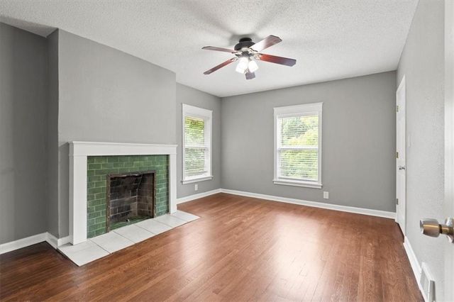 2827 CAMPBELL Street, Kansas City, MO 64109