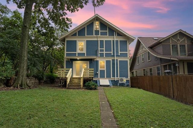 2827 CAMPBELL Street, Kansas City, MO 64109