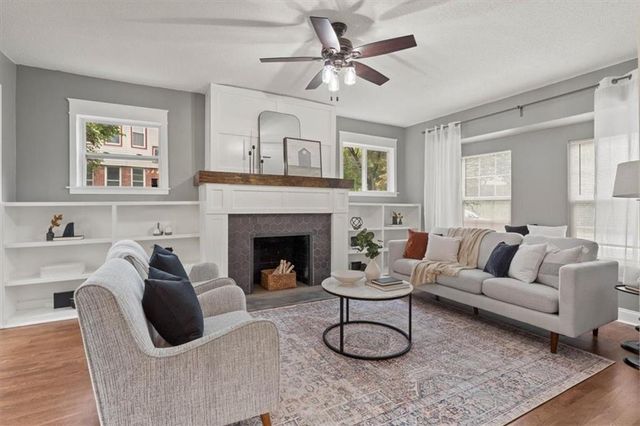 2827 CAMPBELL Street, Kansas City, MO 64109