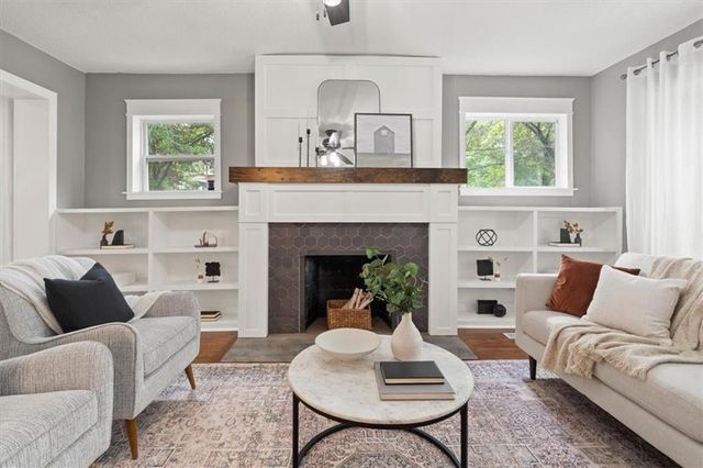 2827 CAMPBELL Street, Kansas City, MO 64109