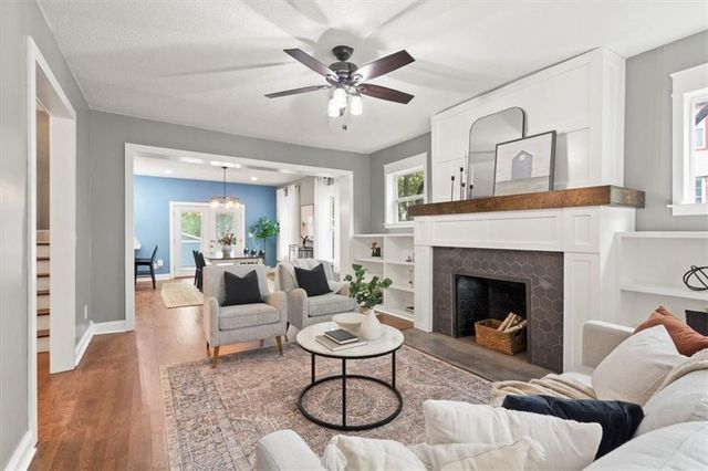 2827 CAMPBELL Street, Kansas City, MO 64109