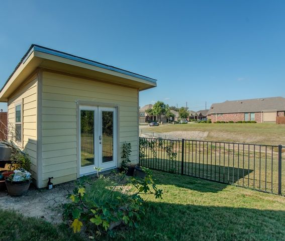 4005 Hawthorne Drive, Sachse, TX 75048
