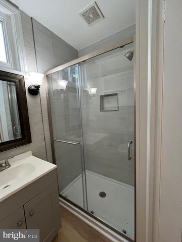 807 WOLFE ST, Fredericksburg, VA 22401