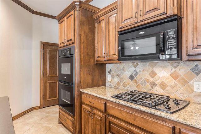 16805 Thorton Lane, Edmond, OK 73012