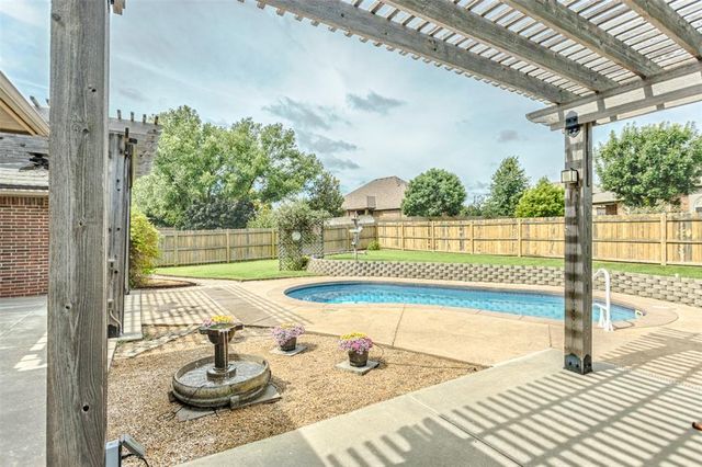 16805 Thorton Lane, Edmond, OK 73012