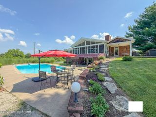 207 Woodlawn Rd, Shelbyville, KY 40065