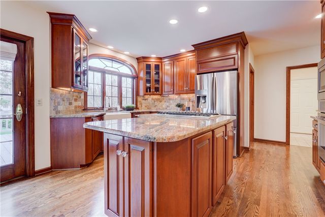 11 Merryhill Lane, Pittsford, NY 14534