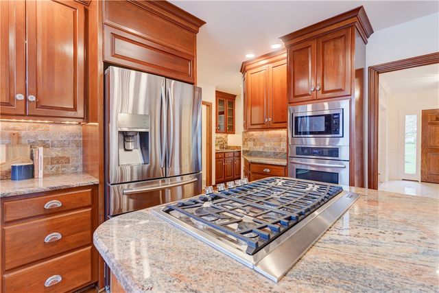 11 Merryhill Lane, Pittsford, NY 14534