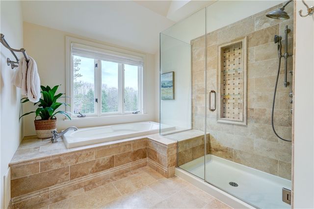 11 Merryhill Lane, Pittsford, NY 14534
