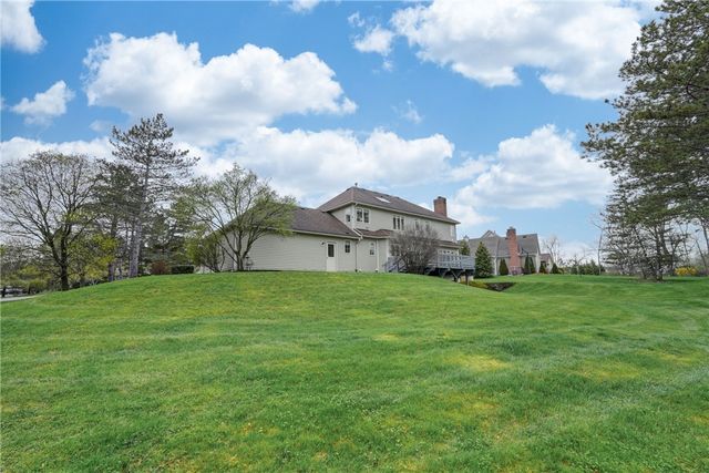 11 Merryhill Lane, Pittsford, NY 14534