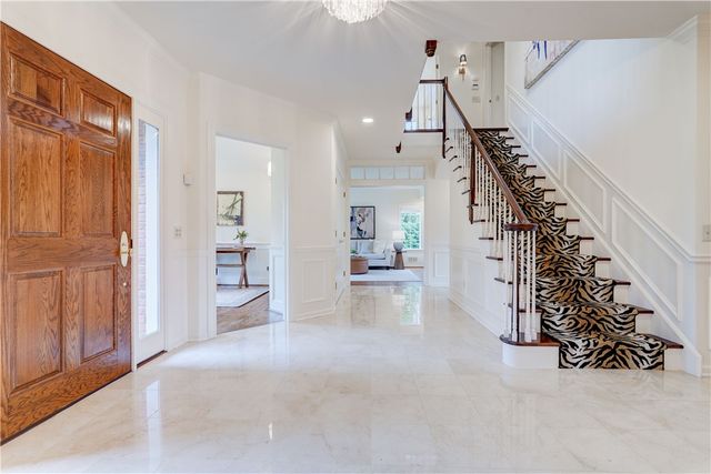 11 Merryhill Lane, Pittsford, NY 14534