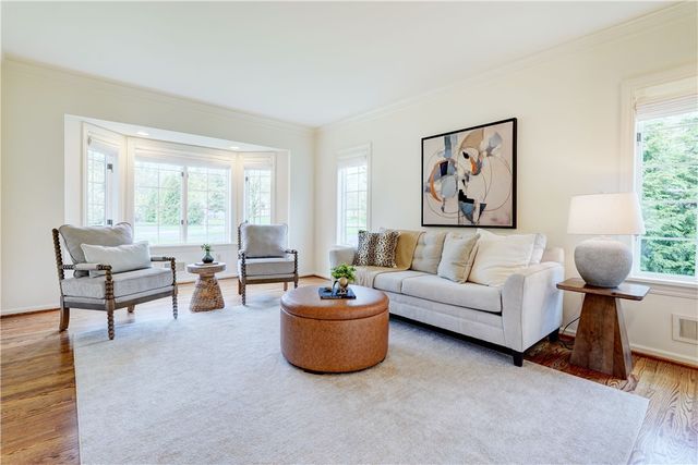 11 Merryhill Lane, Pittsford, NY 14534