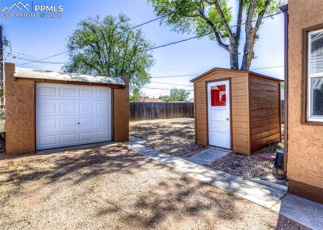 422 S Prairie Avenue, Pueblo, CO 81005
