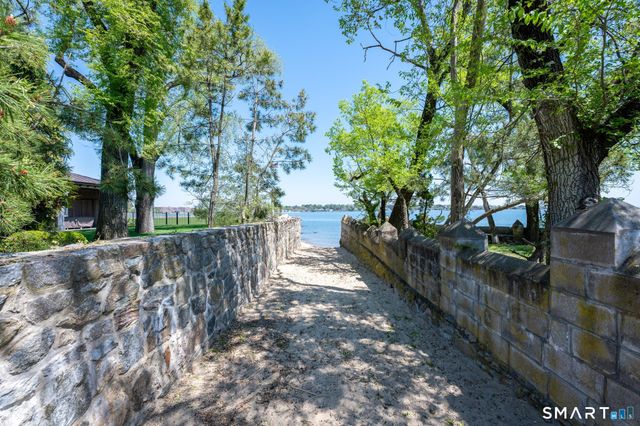 250 Davenport Drive, Stamford, CT 06902
